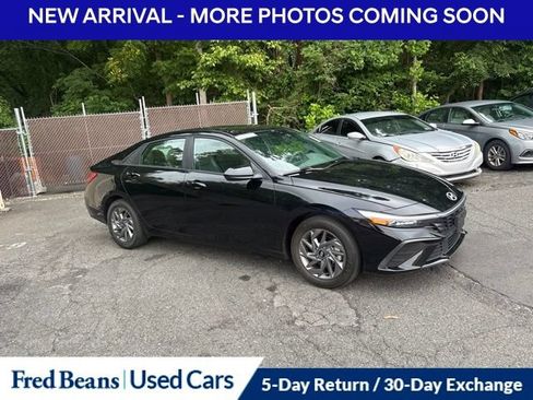 Used 2024 Hyundai Elantra SEL FWD image 4
