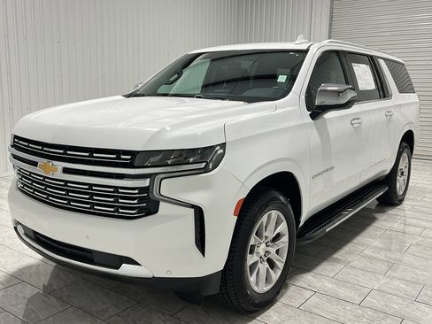 Used 2023 Chevrolet Suburban Premier image 1
