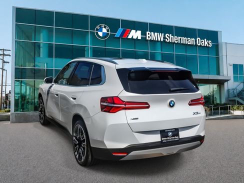 Used 2025 BMW X3 xDrive30i w/ Premium Package AWD/4WD image 6