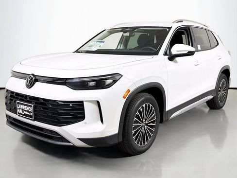 New 2026 Volkswagen Tiguan S FWD image 1