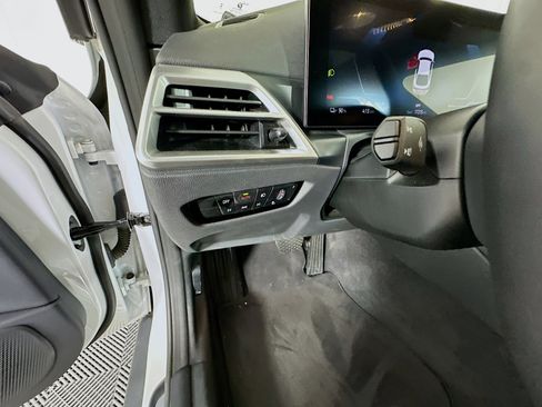 Used 2025 BMW i4 eDrive40 image 17