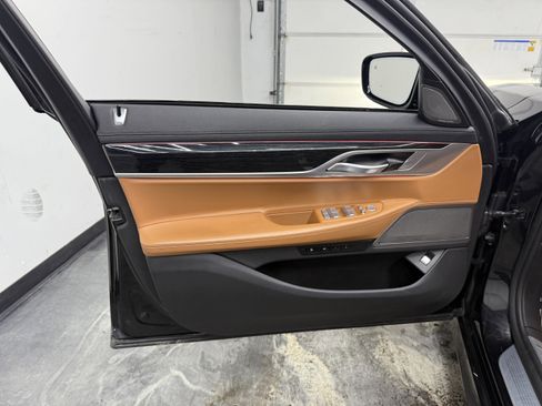 Used 2019 BMW 750i xDrive image 10