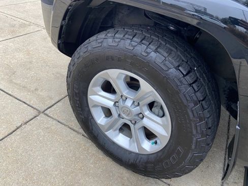 Used 2022 Toyota 4Runner SR5 Premium image 24