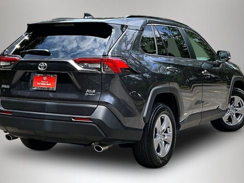 Used 2025 Toyota RAV4 XLE AWD/4WD image 5