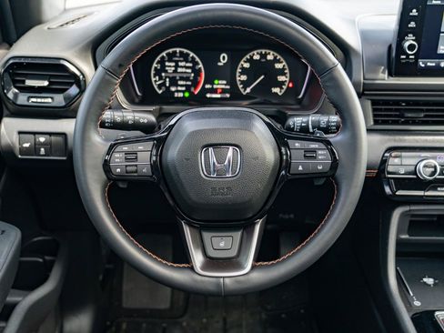 Used 2025 Honda Pilot TrailSport image 17