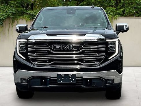 Used 2022 GMC Sierra 1500 SLT w/ SLT Convenience Package AWD/4WD image 2