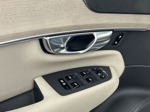 New 2026 Volvo XC90 T8 Ultra w/ Protection Package Premier AWD/4WD image 13