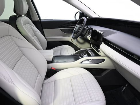 New 2026 Lincoln Nautilus Reserve image 16