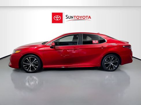 Used 2020 Toyota Camry SE image 4