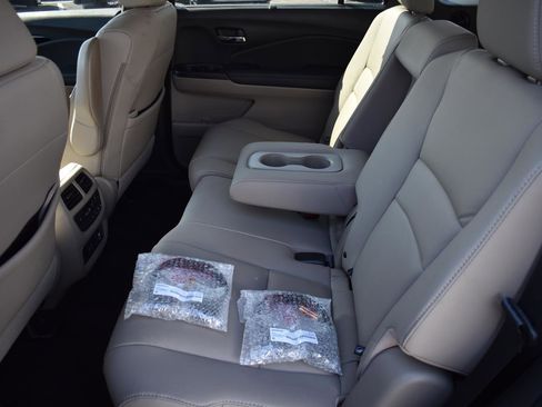 Used 2022 Honda Pilot Touring image 19