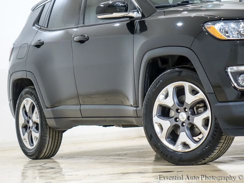 Used 2020 Jeep Compass Limited AWD/4WD image 4