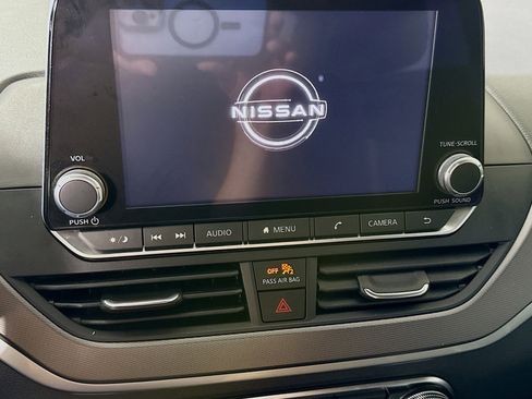 Used 2024 Nissan Altima 2.5 SR FWD image 18