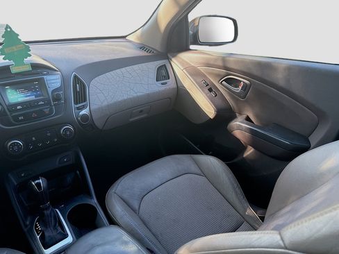 Used 2014 Hyundai Tucson SE image 19