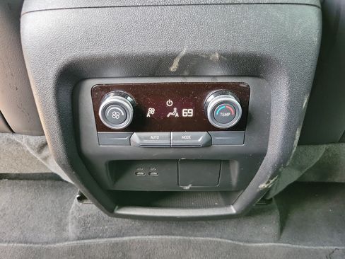 Used 2025 Buick Enclave Preferred FWD image 12