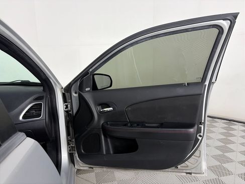 Used 2012 Dodge Avenger R/T FWD image 27