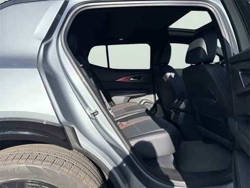 New 2026 Chevrolet Equinox EV RS image 11