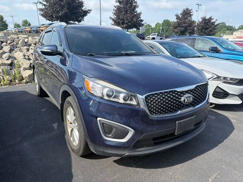 Used 2018 Kia Sorento FWD image 3