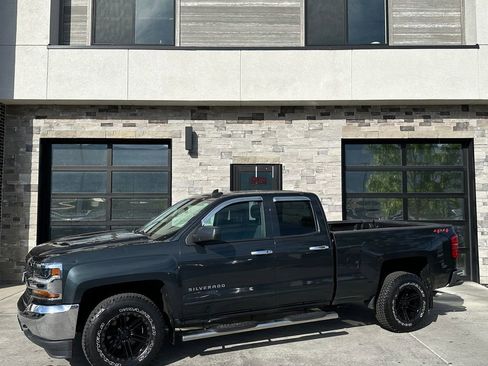Used 2019 Chevrolet Silverado 1500 LT AWD/4WD image 7