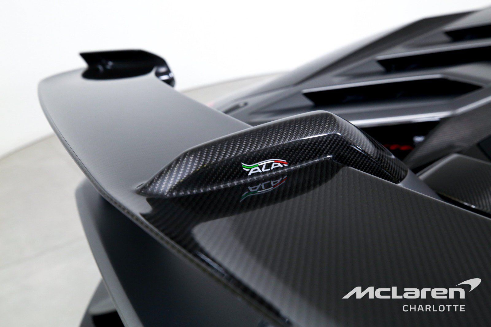 Used 2020 Lamborghini Aventador SVJ AWD/4WD image 35