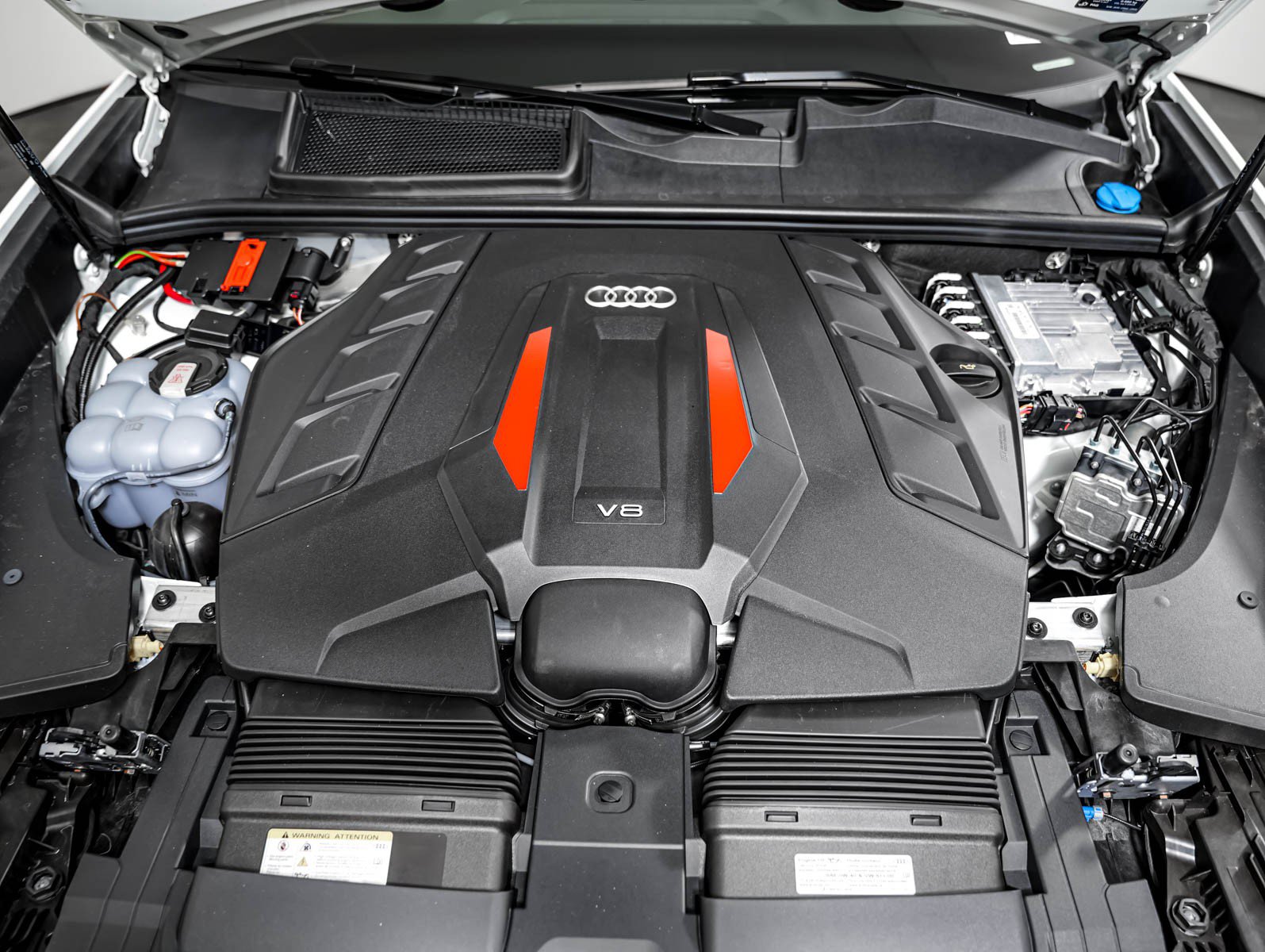 New 2027 Audi SQ8 Premium Plus AWD/4WD image 3