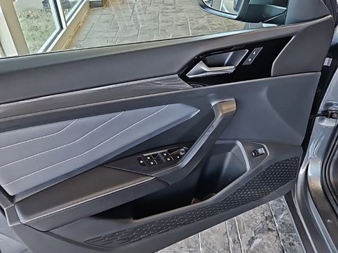 Used 2025 Volkswagen Jetta SEL image 25