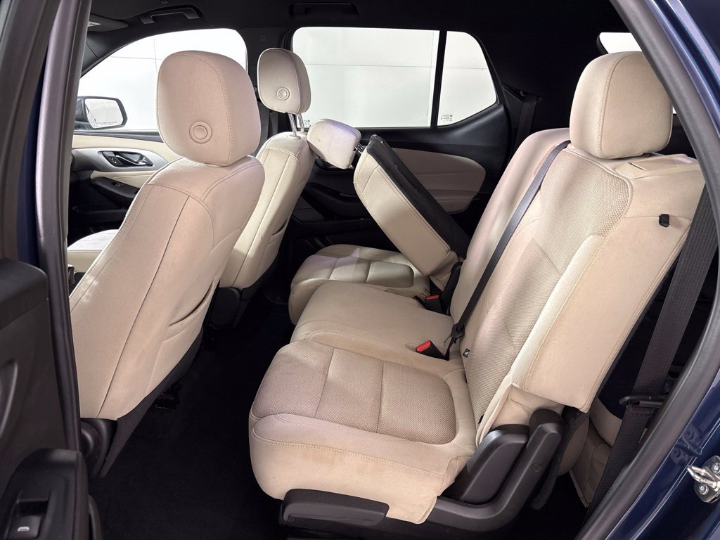 Used 2022 Chevrolet Traverse LS FWD image 29