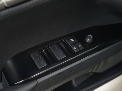 Used 2025 Toyota Camry SE image 20