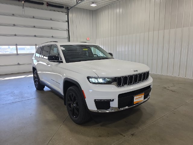 Used 2023 Jeep Grand Cherokee L Limited w/ Trailer Tow Group (B) AWD/4WD image 2