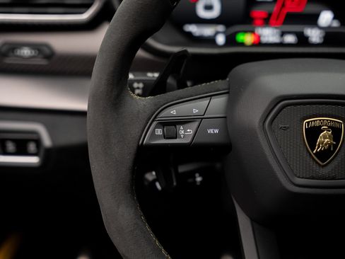 Used 2024 Lamborghini Urus Performante AWD/4WD image 48
