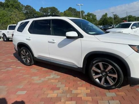 Certified 2023 Honda Pilot Elite image 4
