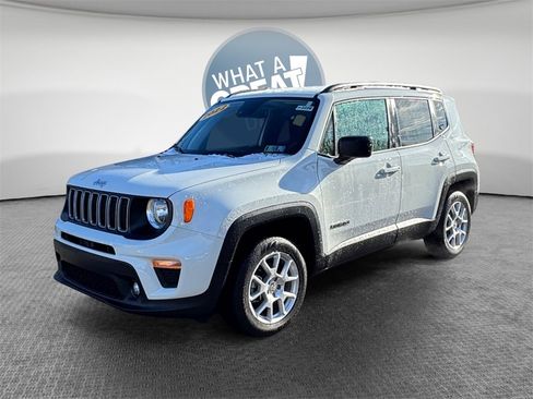 Used 2022 Jeep Renegade Latitude w/ Convenience Group image 4
