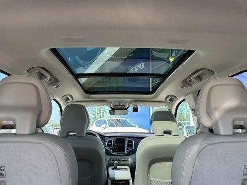New 2025 Volvo XC90 T8 Plus w/ Protection Package Premier AWD/4WD image 24