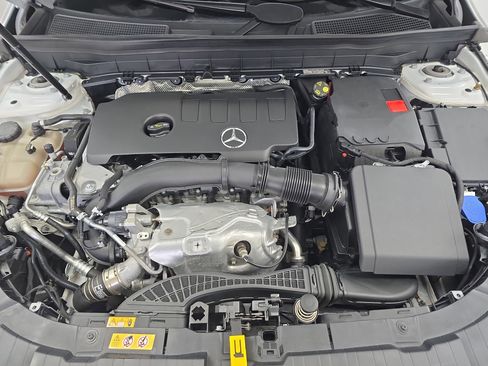 Used 2022 Mercedes-Benz GLB 250 w/ Premium Package Lite image 29