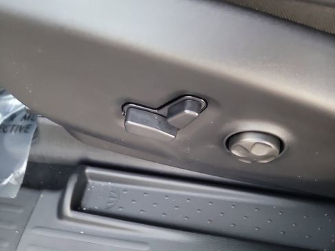 New 2026 Chrysler Voyager LX FWD image 22