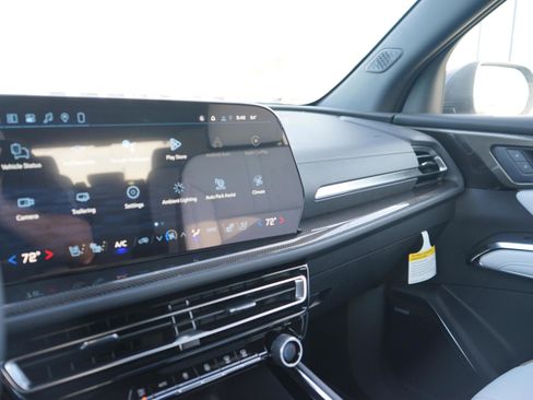 New 2026 Chevrolet Traverse High Country image 18