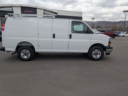 New 2025 GMC Savana 2500 Work Van w/ Safety Package image 7