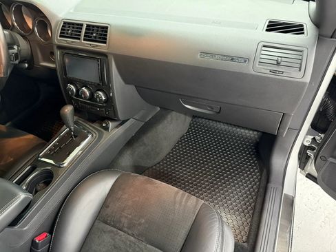 Used 2008 Dodge Challenger SRT8 image 38