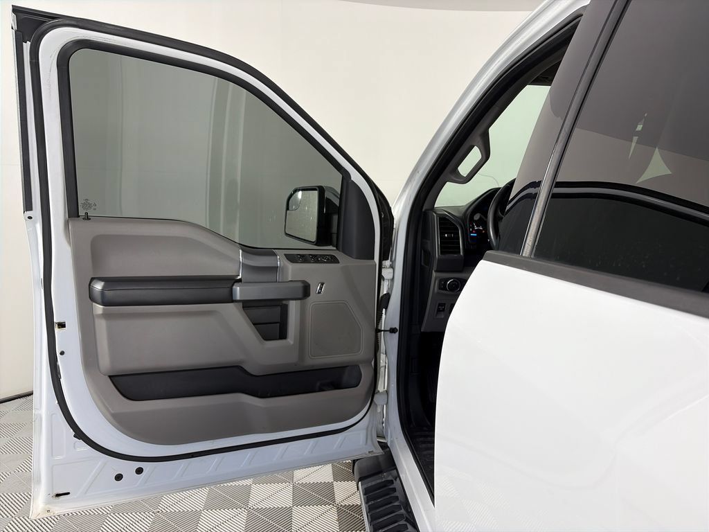 Used 2018 Ford F150 XLT w/ Equipment Group 302A Luxury AWD/4WD image 10