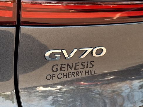 Certified 2022 Genesis GV70 2.5T w/ Advanced Package image 29