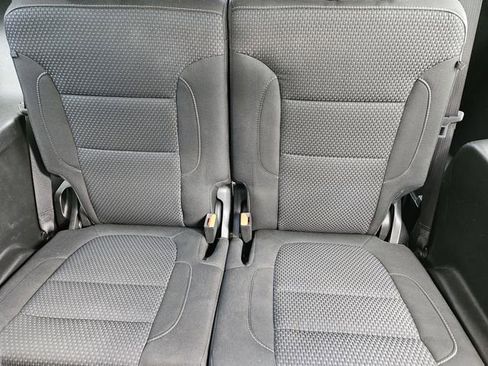 Used 2023 GMC Acadia SLE image 31