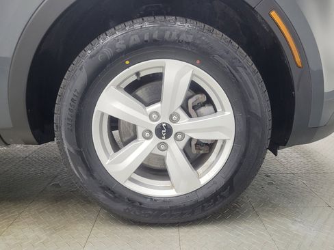 Used 2022 Kia Sorento LX AWD/4WD image 31