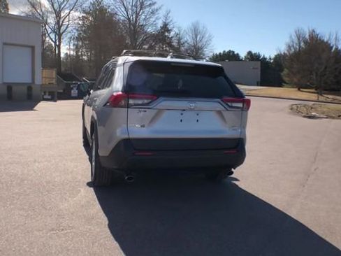 Used 2019 Toyota RAV4 XLE w/ All Weather Liner Package AWD/4WD image 7