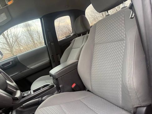 Used 2021 Toyota Tacoma SR image 12