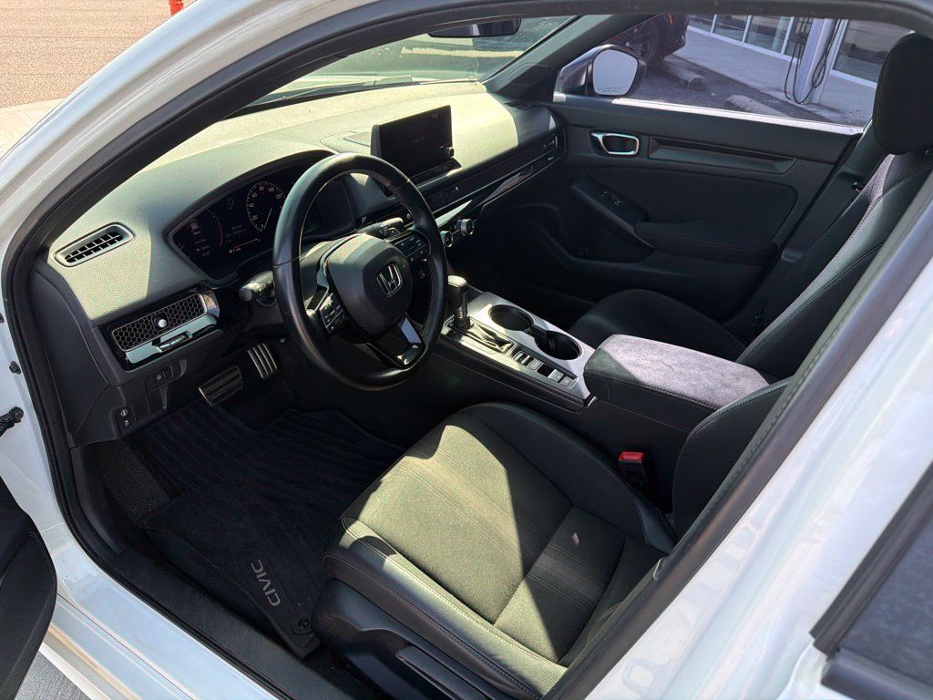 Used 2023 Honda Civic Sport image 16