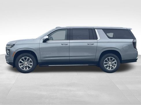 New 2026 Chevrolet Suburban Premier w/ Sun And Tow Package AWD/4WD image 6