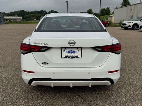 Used 2025 Nissan Sentra SV FWD image 3