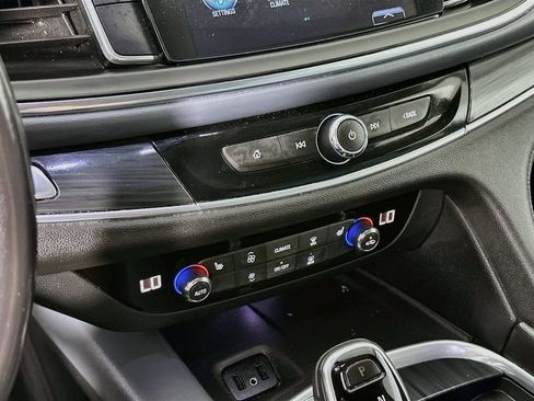 Used 2019 Buick Enclave Essence AWD/4WD image 14