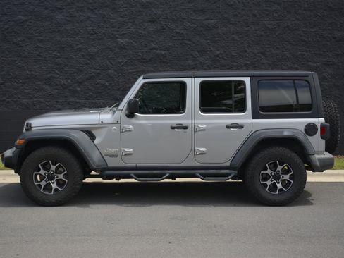 Used 2018 Jeep Wrangler Unlimited Sport AWD/4WD image 2