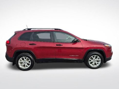 Used 2017 Jeep Cherokee Sport AWD/4WD image 4