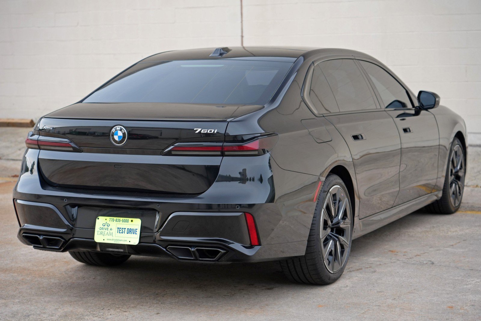 Used 2023 BMW 760i xDrive AWD/4WD image 72